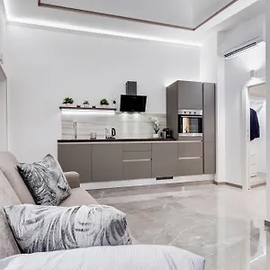 Unoseitre - Luxury & Apartamento