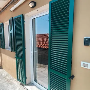 https://casa-mirella-1.hotelitalianriviera.com